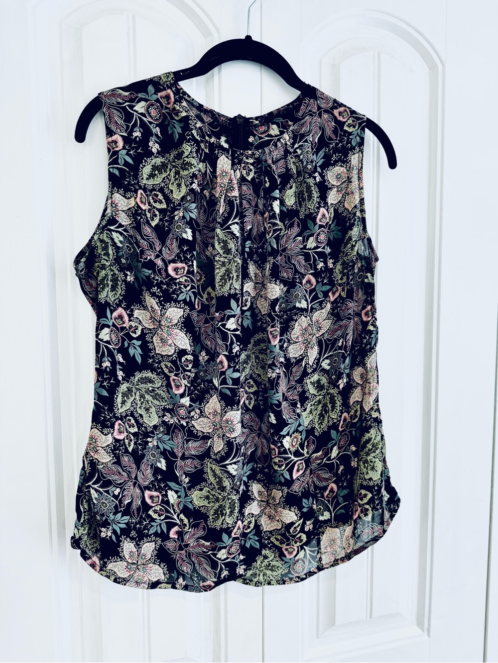 Mr Jax size 10 Black Floral Sleeveless viscose blouse with Pink & Green Accents